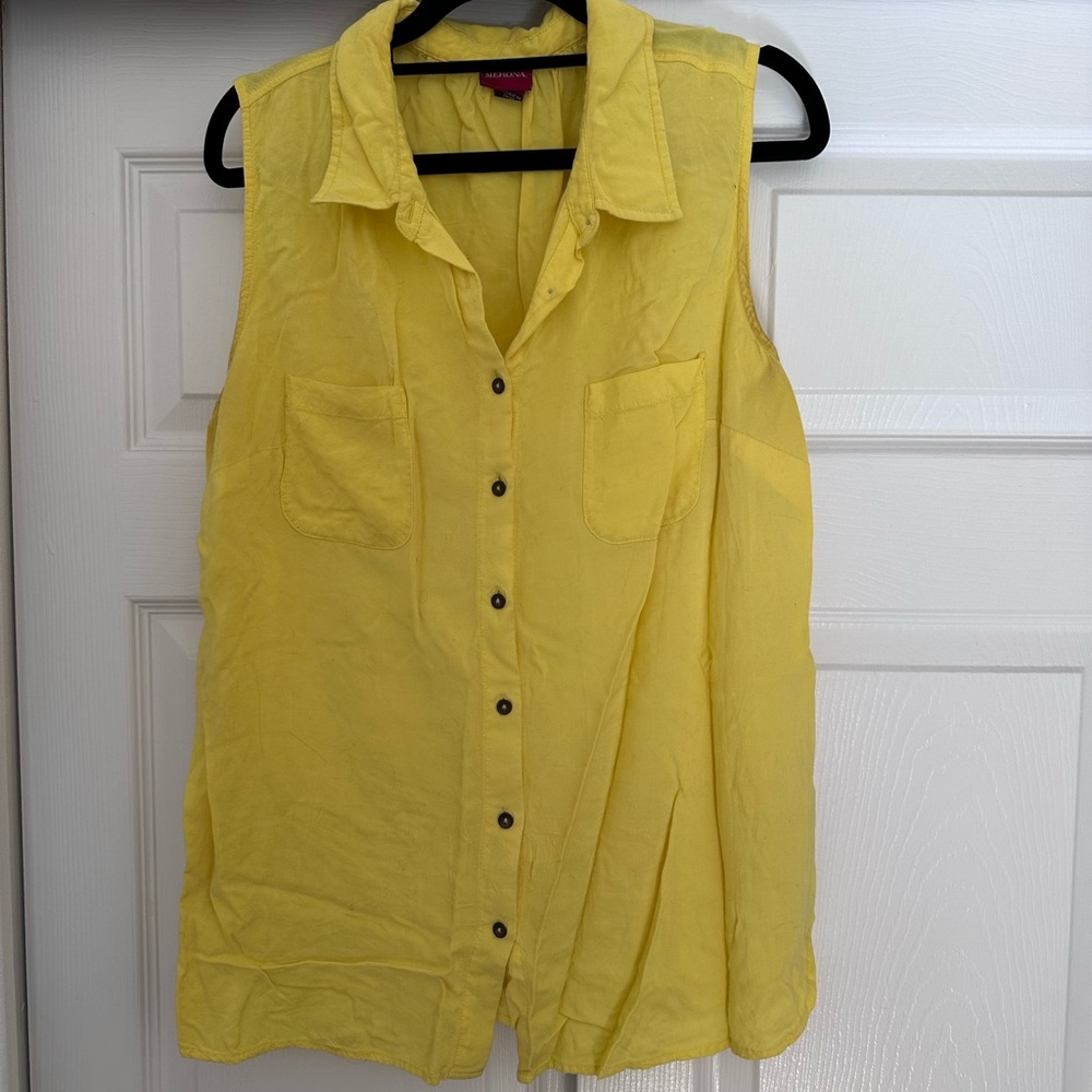 🌞 Yellow Collared Blouse